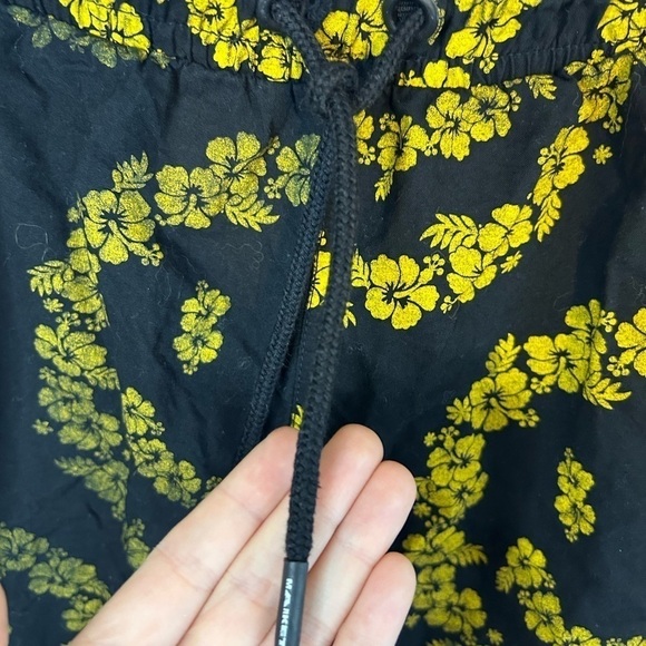 China Market Smiley Shorts Floral Smiley Face Large - Picture 10 of 10